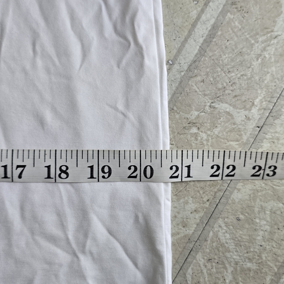 NWT Lululemon  Team Canada Fundamental Tshirt Short Sleeve White Red Maple - Picture 7 of 8